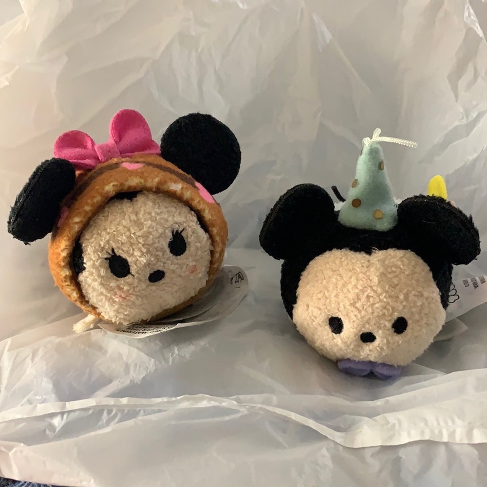 TSUM TSUM HAPPY BIRTHDAY Mikey and Valentines Minnie 2018 TARGET EXCLUSIVE